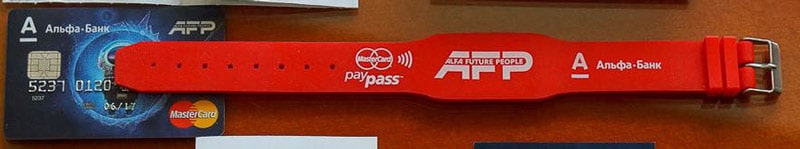 браслет с опцией PayPass