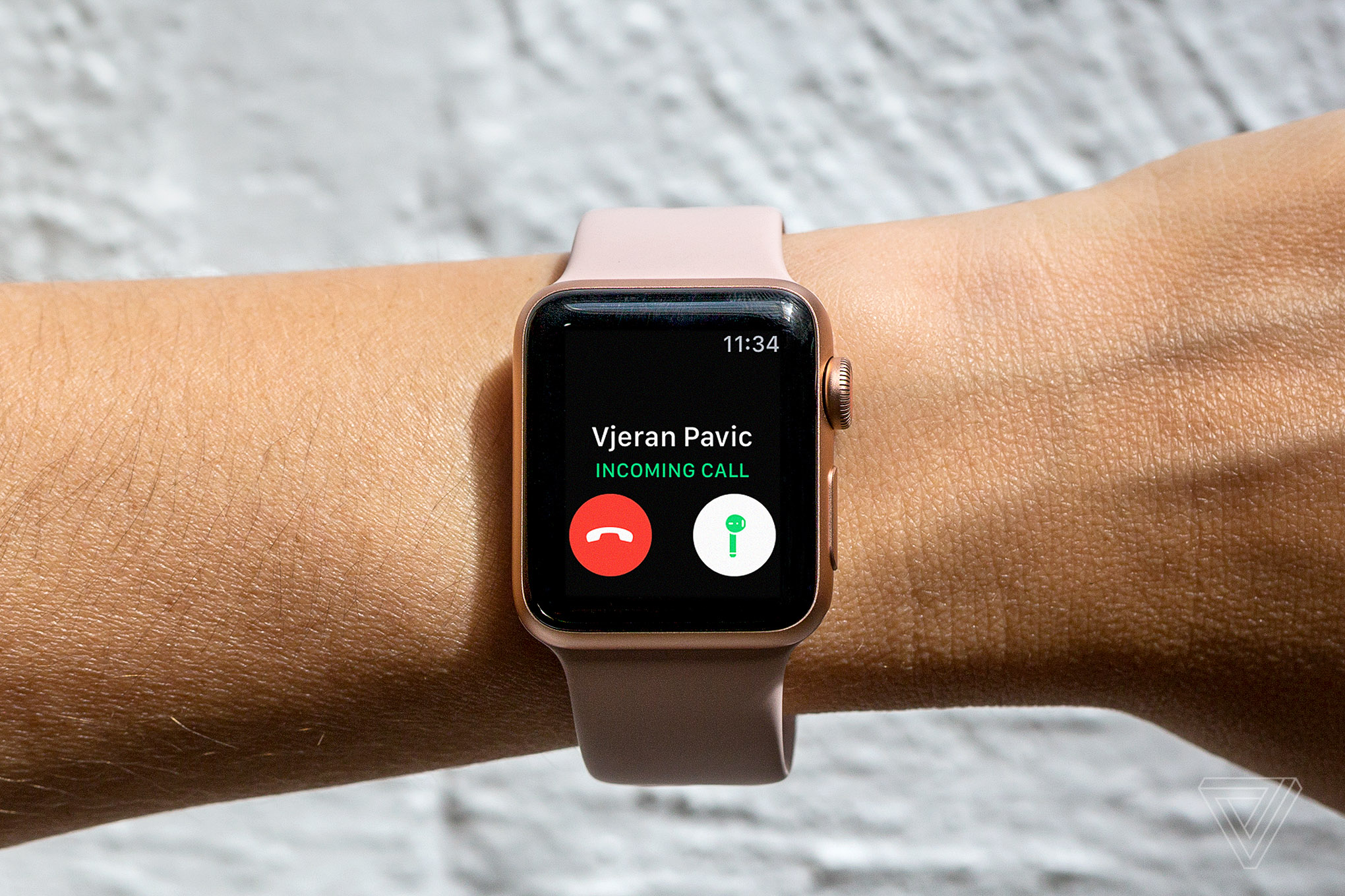 Что нового в мире смарт-часов: Apple Watch и Mobvoi TicBand